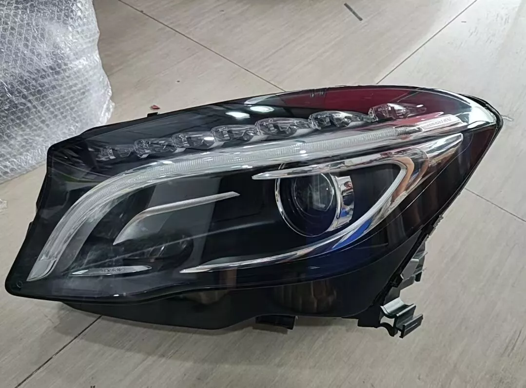Mercedes-Benz Pre-Facelift X156 GLA Xenon Headlamp – A1569063100 – Left